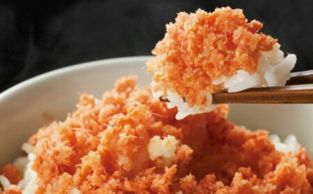 【博多辛子明太子の島本】しっとり鮭めんたい160ｇ＜株式会社島本食品＞那珂川市[GER035]
