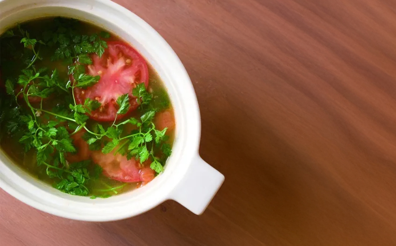 【萬古焼（ばんこやき）】楕円のデザインが斬新な西洋土鍋 4th-market コッタ オーバルキャセロール 白 1個【鍋、土鍋、煮物、スープ、万能、おしゃれ、かわいい、結婚祝、出産祝、セット、贈答、普