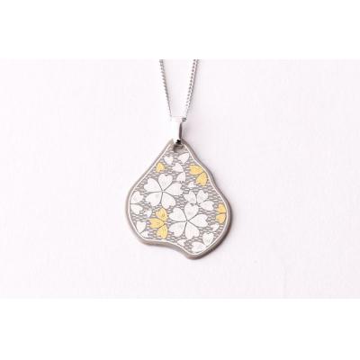 ふるさと納税 京都市 【中嶋象嵌】ナシ型ペンダント〈ベージュ〉 |  | 01