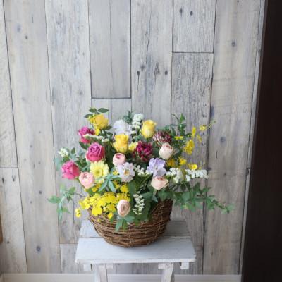 ふるさと納税 筑西市 【母の日】季節のお花のアレンジメントLサイズ〜花瓶不要!届いてそのまま飾れるフラワーアレンジ |  | 01