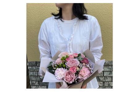フラワー アレンジ 「Medium」 お楽しみ 季節 の アレンジメント | 花 アレンジ タイプ 高さ約26cm 幅約23cm 
