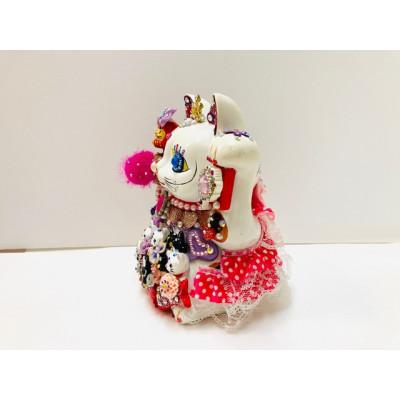 ふるさと納税 中間市 金運親子招福ジュエリー招き猫エリザベス(LL)R赤座布団付き |  | 02