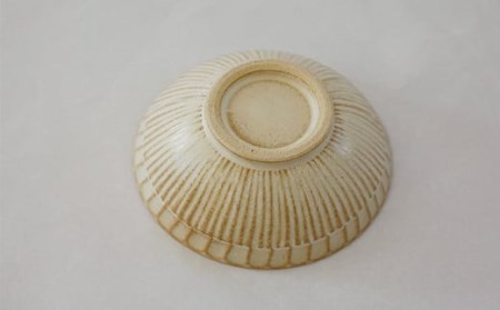 八幡平市の工房【tamari窯】しのぎ模様茶碗（白） ／ 茶わん 食器 シンプル 贈り物
