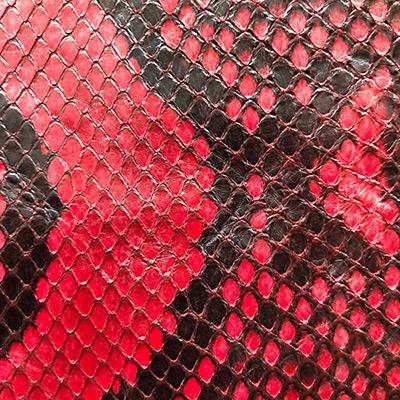 ふるさと納税 清須市 NYATTU PROJECT　天然パイソン革(ヘビ革)フラグメントケース(ポーチ)レッドダイヤ |  | 03