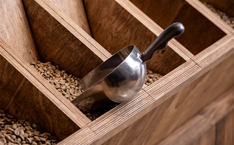 定期便6回【YANAKA COFFEE】赤池ブレンド500ｇコーヒー豆（粉-中挽き） 珈琲 コーヒー 粉 自家焙煎 オリジナルブレンド ブラジル コロンビア エチオピア プライムツリー 赤池 限定 日