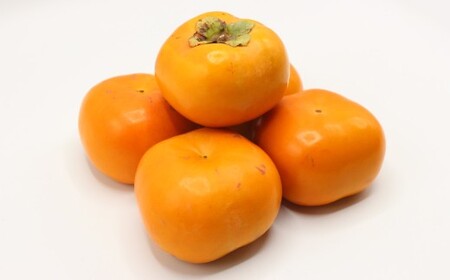 福岡県ブランド柿 「秋王」 約1.2kg 3Lサイズ 4玉入り 【2026年10月下旬～11月下旬発送予定】 柿 果物 フルーツ 九州 福岡県 香春町 冷蔵