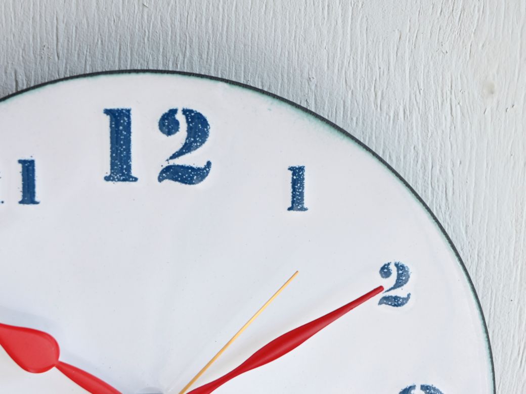 Kenichi Kondo　七宝じかん　七宝文字盤Ｍ（壁掛け時計セット）／白地に青文字