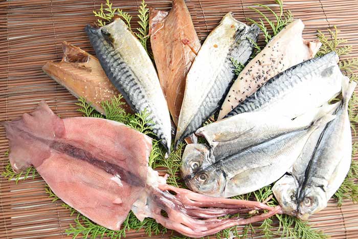 【ふるさと納税】あじ・さば・いか盛 大胡ひもの店 おすすめの干物5種セット(真空パック製品)