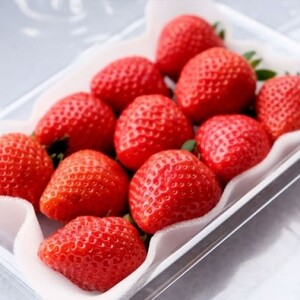 ベリー畑　いちごの王様あまおう＆かおりの　280ｇ×2（福田ファーム）