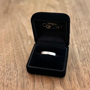 銀婚式・金婚式を祝う結婚指輪プラチナダイヤモンドリング　FRU017ML