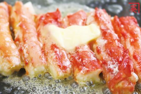 【北海道根室産】ほたて貝柱1kg、たらば蟹むき身棒肉230g C-27005