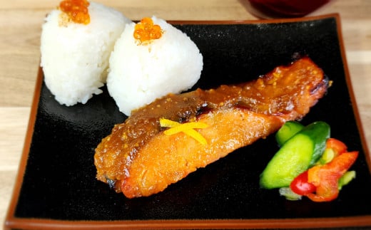 銀鮭ゆずみそ漬け 80ｇ×5切 宮城県産 鮭 しゃけ シャケ 味噌漬け うまい登米っこ欒や！ 【有限会社ケンズダイニング】tm106