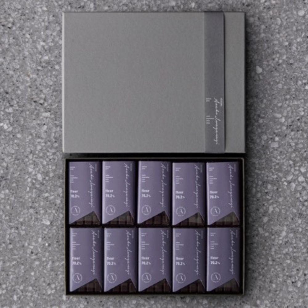 【ふるさと納税】PATISSERIE ASAKO IWAYANAGI タブレットショコラ10枚詰合せ【スイーツ デザート 洋菓子 チョコ お取り寄せ グルメ ギフト プレゼント 贈り物 誕生日 記念日 お祝い 東京 世田谷】