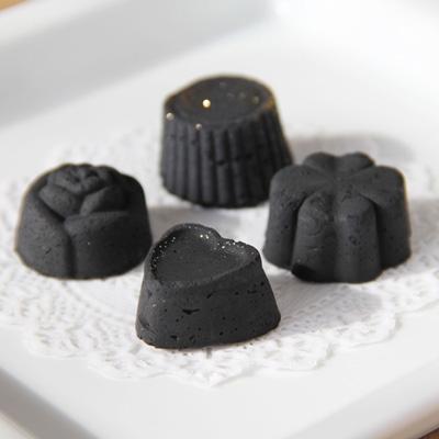 ふるさと納税 吉田町 【吉田町のセラミック炭】炭のチョコラ4個入 |  | 02