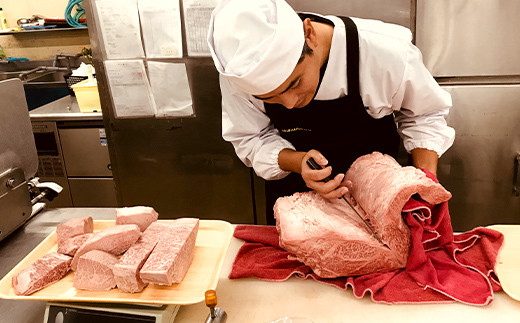 肉の匠、食肉技術専門士が厳選した「博多和牛ロース」です。