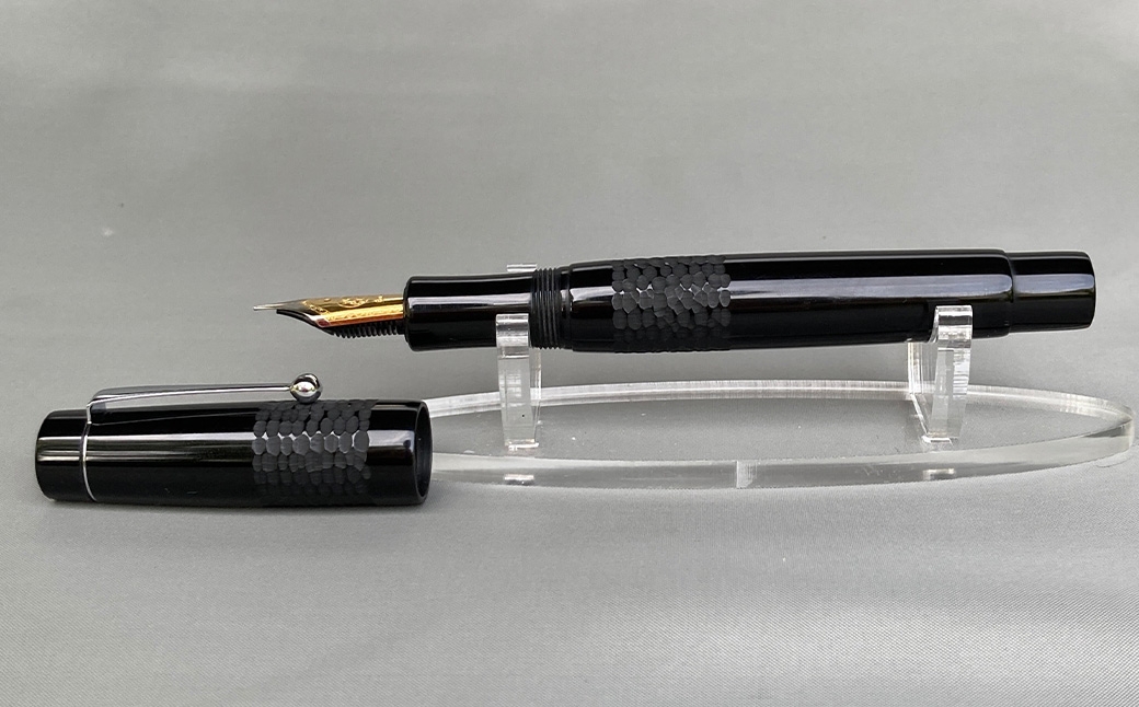 
                  【 チョイス限定 】 『 十三夜 』 【 轍 ･ Wadachi 】 太刀 文房具 文具 筆記用具 万年筆
                