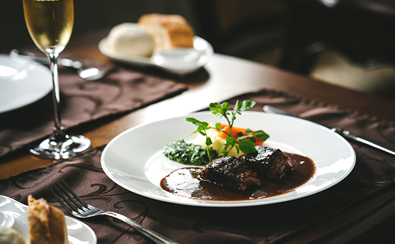 【旧網干銀行　湊倶楽部】　姫路和牛ブラウンシチュー　洋食 惣菜 湯煎 謹製 黒毛和牛 ビーフシチュー 簡単 冷凍