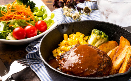 【全12回定期便】【溢れる肉汁！】博多和牛 お肉屋さんの手ごね 特上 ハンバーグ 10個《築上町》【株式会社MEAT PLUS】[ABBP075]