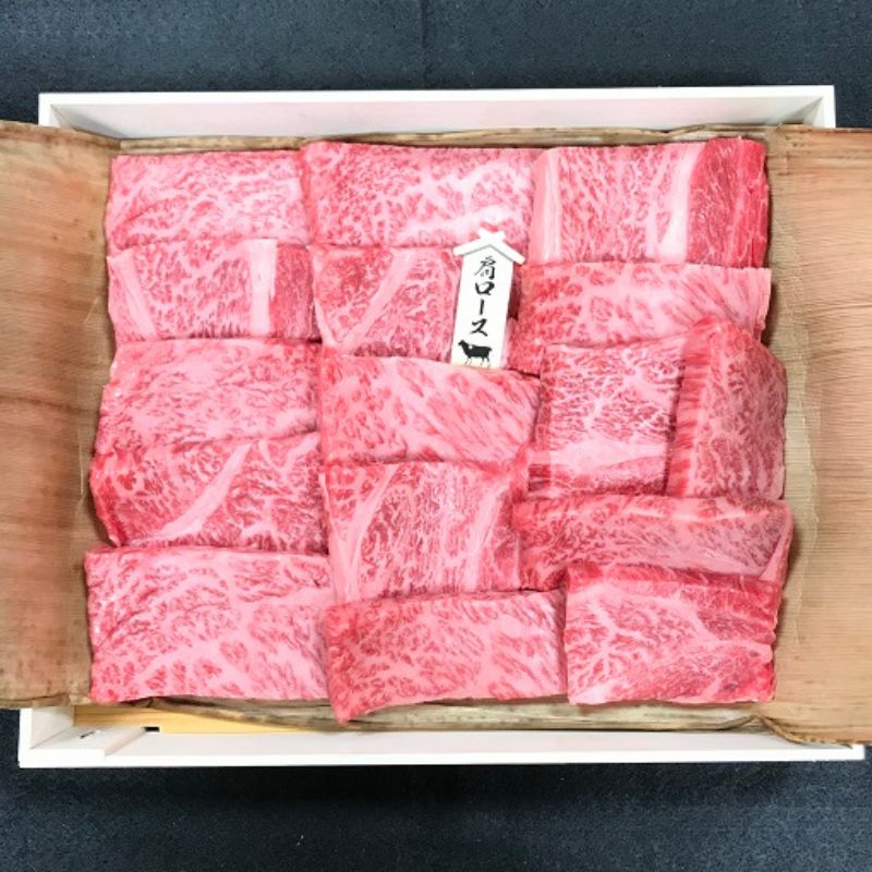 【伊賀忍者ビーフ】肉の横綱　希少な伊賀牛　肩ロース　450g　厚くカット（1ｃｍ）旨味が凝縮　焼肉　バーベキュー　　霜降り肉　3-い
