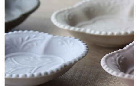 A25-417 有田焼 フレンチカラー 木瓜型豆皿 4枚組 小皿 器 皿 食器 プレート 醤油皿 おしゃれ 結婚祝い ギフト 山忠