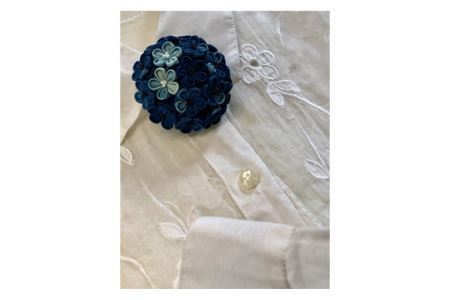 No.116 藍染めのつまみ細工小花のブローチ