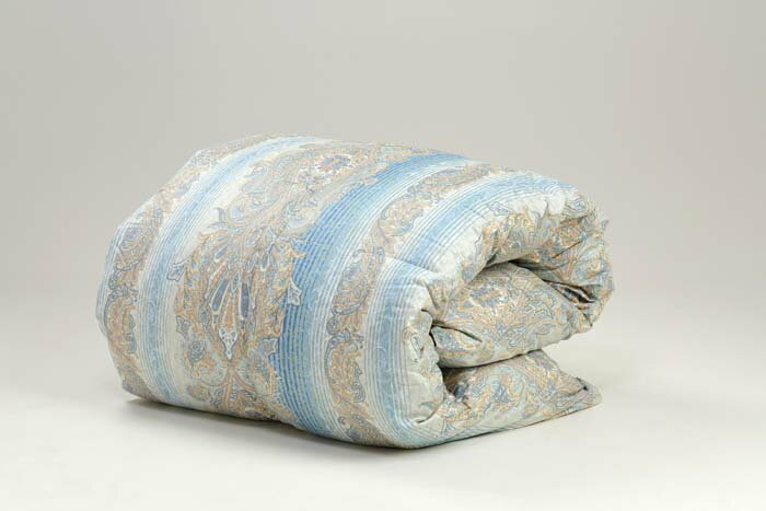 【ふるさと納税】 高級羽毛掛ふとん（秩父市内産） ／ 寝具 掛け布団 羽毛布団 シングルロングサイズ 送料無料 埼玉県 ※沖縄・離島地域へのお届け不可 No.156