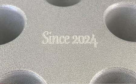 【受皿：ブラウン】コンパクト 傘立て （名入れ・飾り文字） 傘 カサ 傘立 アルミ製 かさたて かさ立て 傘たて 名入れ ロゴ 受け皿 シンプル 倒れにくい カフェ サロン 高級感 安定感 業務用 家