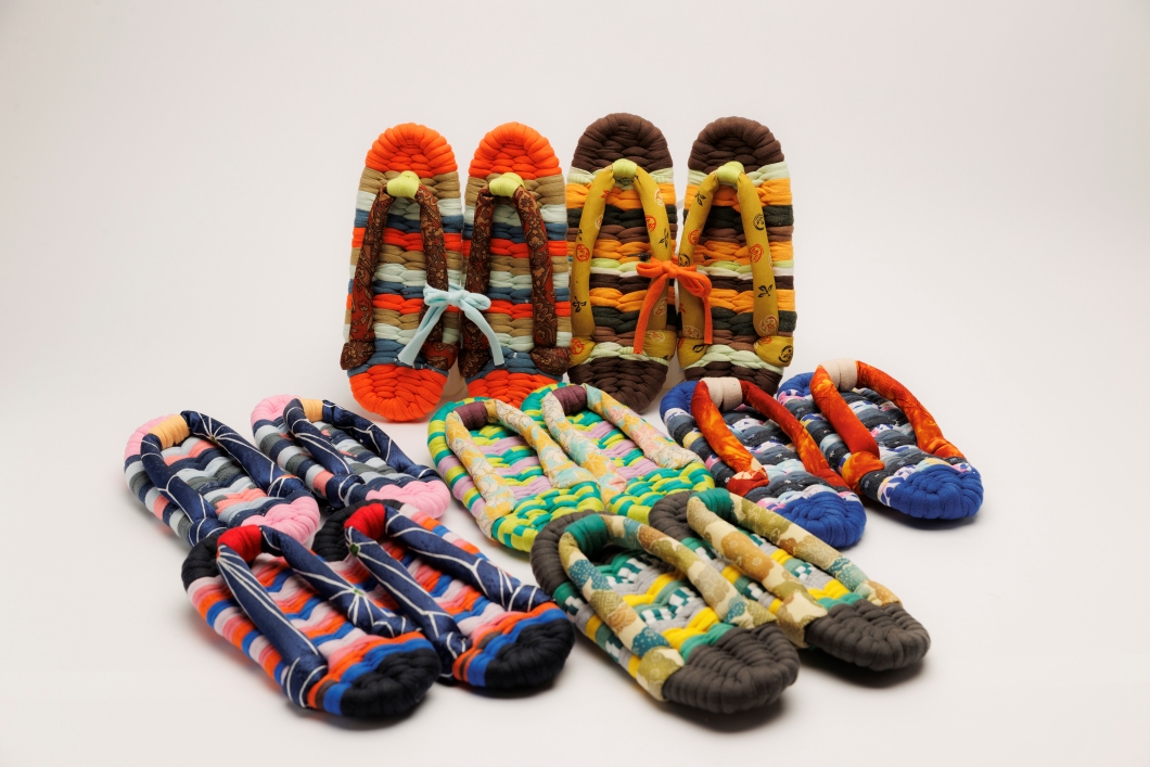 手作りカラフル布ぞうり ペアセット サイズ(S・L)　【布ぞうり スリッパ 敬老の日 贈り物 室内 洗える 手作り ペア 布ぞうり 福島 カラフル ギフト かわいい プレゼント 家族 友人 楢葉 福島