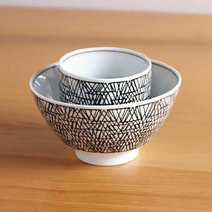 【白山陶器】【グラフ】飯碗(大)と湯のみ猪口 こげ茶セット【波佐見焼】[TA167]