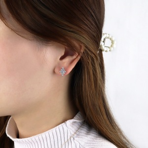 K18ホワイトゴールド＆ダイヤモンド クリスタルモチーフピアス【TE-126】