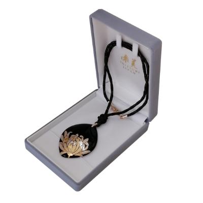 ふるさと納税 海南市 漆器のペンダント　ダイヤ形　手描き蒔絵　菊