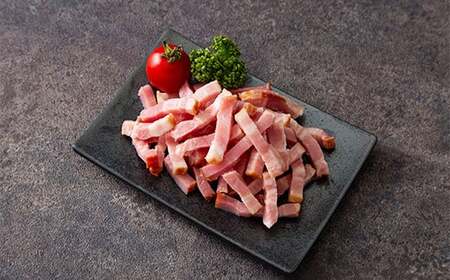 角切り ベーコン 2kg (500g×4) 小分け 冷凍 簡単 手軽 調理 カット 角切 豚肉 肉 朝食 弁当 おかず おつまみ パスタ スープ トッピング 業務用 家庭用 自宅用 食品 関東 F5K