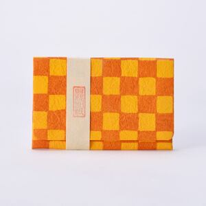 伝統工芸 黒谷和紙 名刺入れ（型染：市松黄）名刺入 伝統工芸 民芸品 カードケース 和紙 就職祝い メンズ レディース ビジネス カジュアル おしゃれ プレゼント 贈答 贈り物 記念日 お土産 京都 
