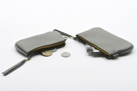 益子の革工房maharoのファスナーコインケース・カードケースセット　ライトグレー｜栃木県 益子町 ふるさと納税 コインケース カードケース 2個セット 牛革 手作り（AX133-4）