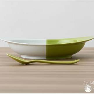 有田焼 匠の蔵極上のカレー皿＋SPOOOOON/緑（深海三龍堂） ユニバーサルデザイン すくいやすい レンジ対応 パスタ皿 AA15-242_イメージ3