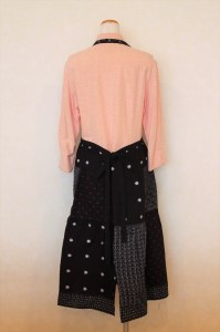 【受注生産】「久留米伝統工芸品」 久留米絣 胸当て付きドレスエプロン_【受注生産】エプロン 久留米絣 胸当て付き ドレスエプロン 1着 丈75cm おしゃれ かわいい デザイン 綿100％ 伝統 伝統