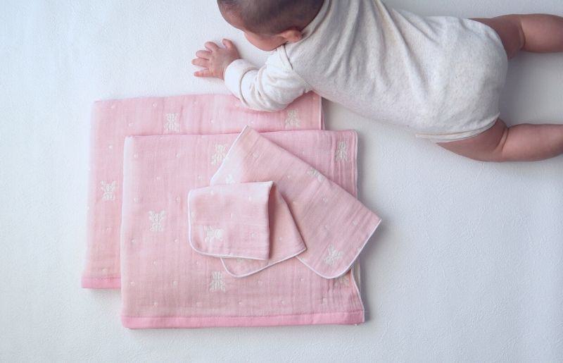 【babybear】多重ガーゼ miniバスタオル＆ハンカチ 4枚セット（ピンク） G1953