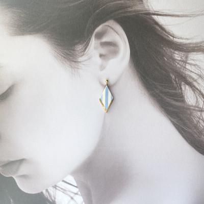 ふるさと納税 茅ヶ崎市 ArtOpus. ピアス ストライプ ディアマンテ M L青 湘南 茅ヶ崎市 陶磁器 アート ギフト |  | 01