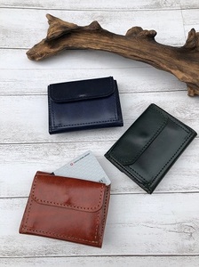 ルガトショルダー（本革）のミニ財布　 ファッション小物  グリーン