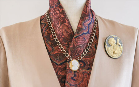 【GRAND CAMEO】　マンドリン ブローチ＆ペンダントトップ 特大 / アクセサリー 装飾品 ブローチ ペンダント カメオ アンティーク レトロ / 瀬戸市 / 陶華[BBCD009]