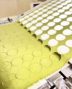 【クレーム デ ラ クレーム】クリスピーチョコヴァッフェル抹茶（１２枚）