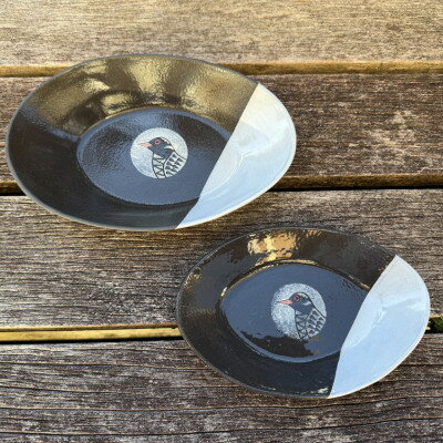 【ふるさと納税】やちむん 焼物 ヤンバルクイナの親子皿セット(オーバル型2枚セット)【1679939】