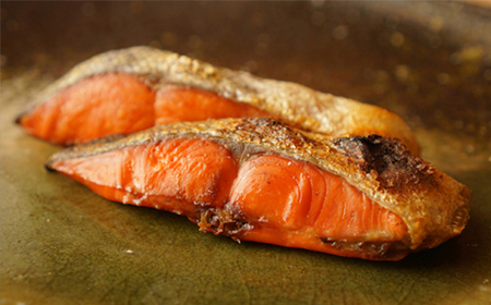 富山の干物専門店 伝承の紅鮭／開きあじ 紅鮭6切・あじ2尾 セット｜ 魚介類 魚貝 海鮮 紅じゃけ 鯵 アジ あじのひらき 切り身 干物 冷凍 朝食 晩酌 おつまみ セット ハマオカ海の幸 魚貝類 ア