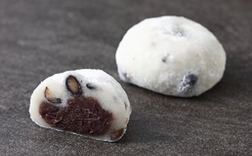 北海道・十勝産の豆を使用した風味豊かな枝豆大福10個&黒豆大福(粒あん) 10個 合計20個セット