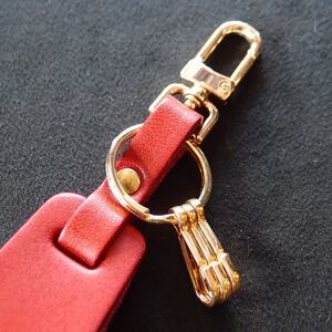 Roughtail leather works【 レザーチャームキーホルダー】レッド【1498037】