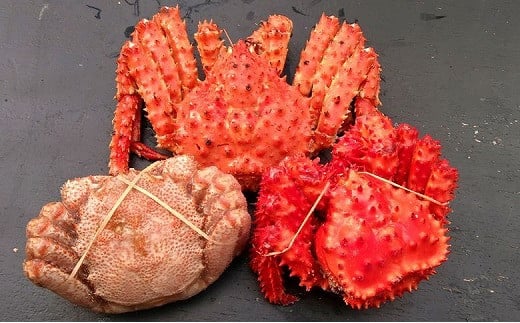 D-57004【年内配送可】 本タラバガニ1尾・花咲ガニ1尾・毛ガニ1尾の3種詰合わせ(計2.8kg前後)