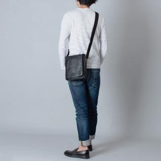 豊岡鞄　皮革縦型フラップSD（ブラック） 696973