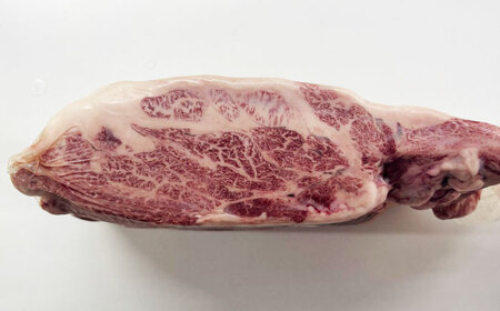 厳選佐賀牛 肩ロース ブロック 2kg / ブランド牛 黒毛和牛 牛肉 / 佐賀県 / 有限会社片岡精肉店[41AEAC019]