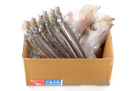 【 5月 ～ 6月 発送 】 【 完全 無加塩 】 姫丸の一夜干し 2品 詰め合わせ 約 300g × 2種類 計 600g 干物 セット メギス ハタハタ 赤ガレイ など お届け内容 おまかせ 季節