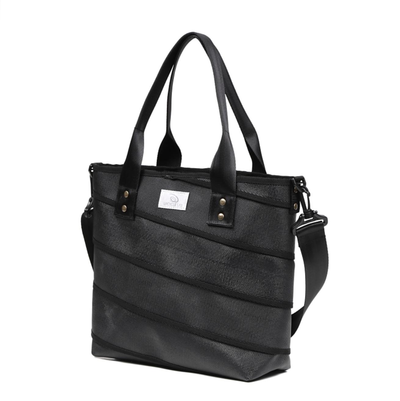 
            スパイラルトートバッグ 中 ブラック 鞄 かばん バッグ トートバッグ 手提げ 手提げバッグ ポケット おしゃれ ロス素材 黒 ブラック 雑貨 男女兼用 通勤 お取り寄せ 父の日 母の日 クリスマス プレゼント ギフト 贈り物 UPCYCLE LAB 奈良県 奈良市 なら NJ-07
          